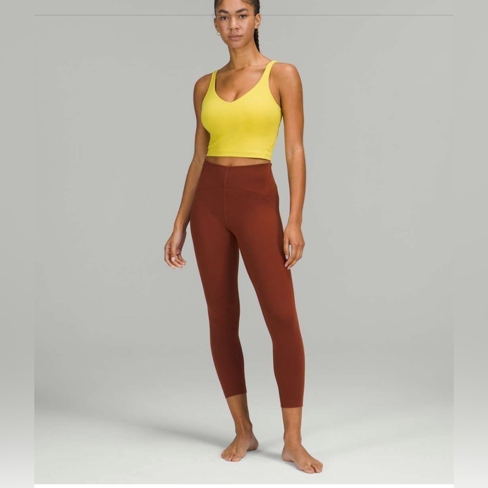 2021 Lululemon Instill High-Rise Tight 25"
Date Brown Size 0